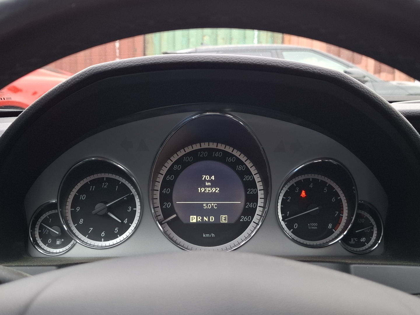 MERCEDES-BENZ E 2011