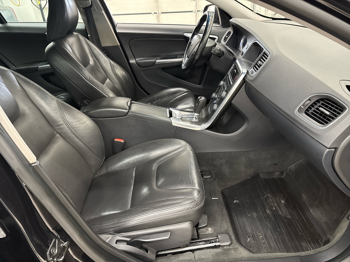 VOLVO V60 2011