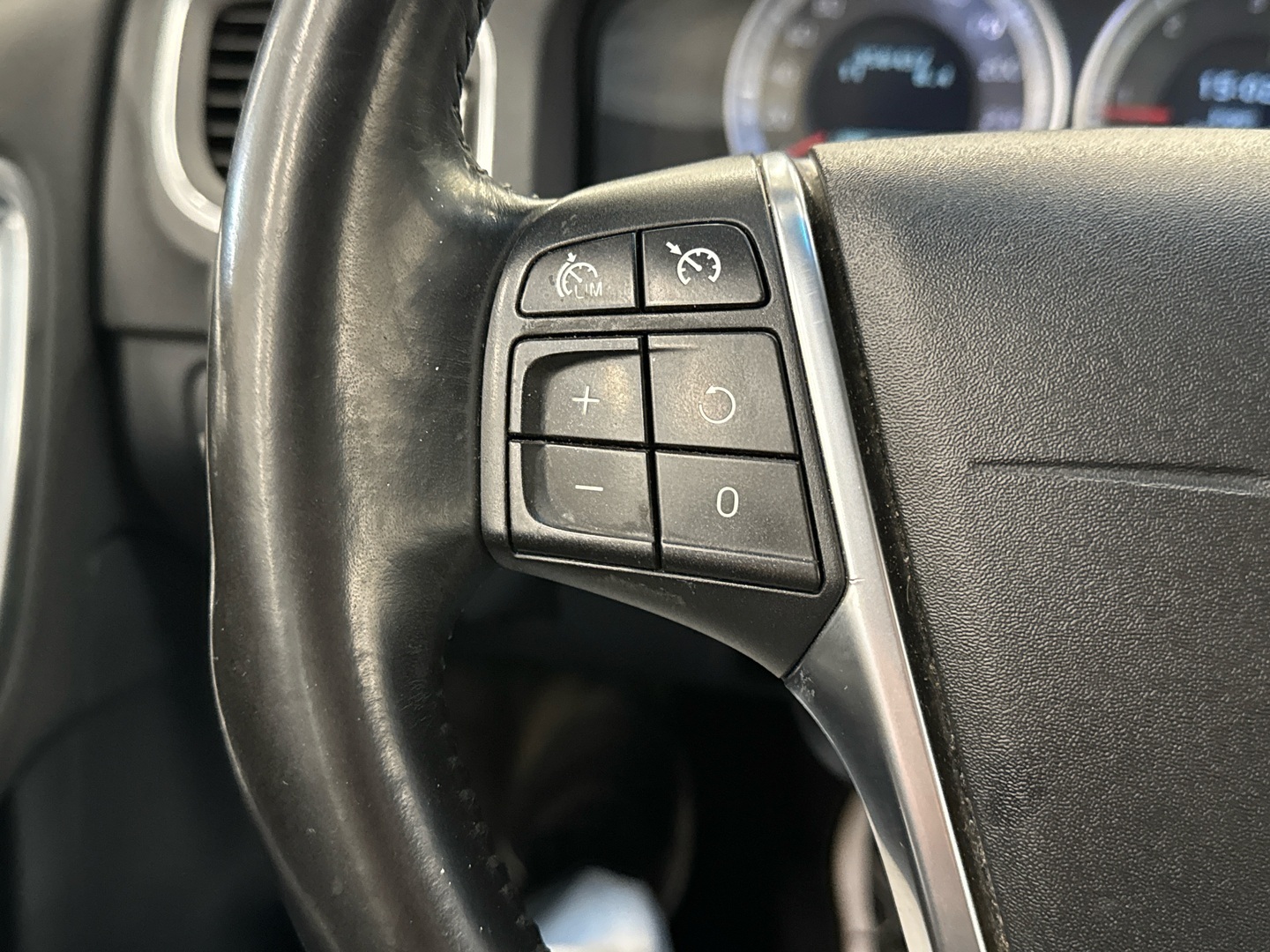 VOLVO V60 2011