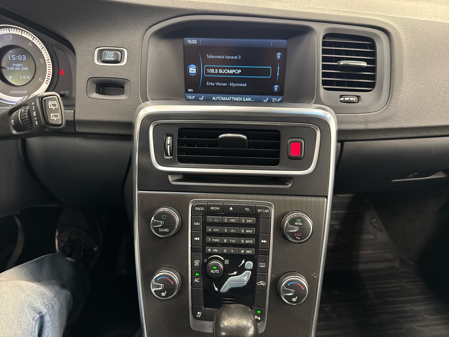 VOLVO V60 2011