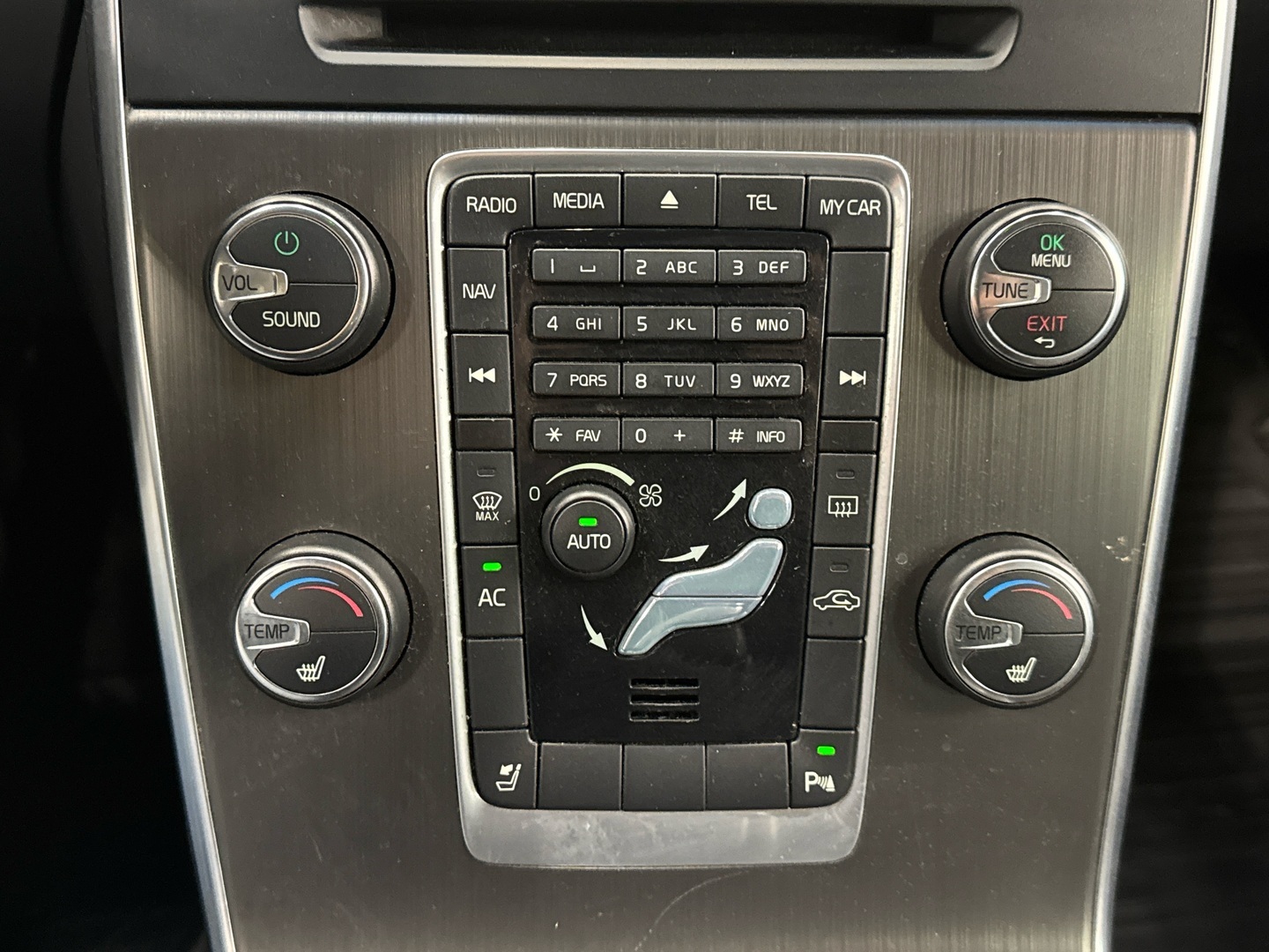 VOLVO V60 2011