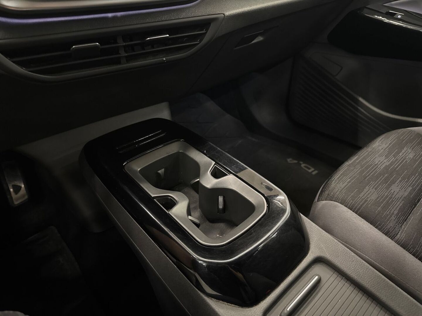 VOLKSWAGEN ID.4 2023