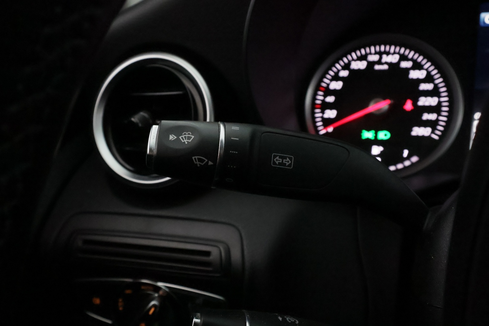 MERCEDES-BENZ C 2016