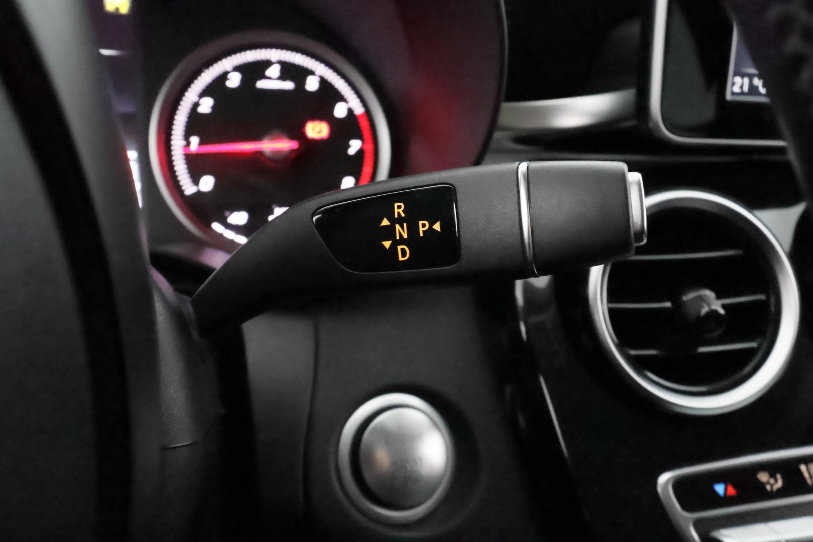 MERCEDES-BENZ C 2016