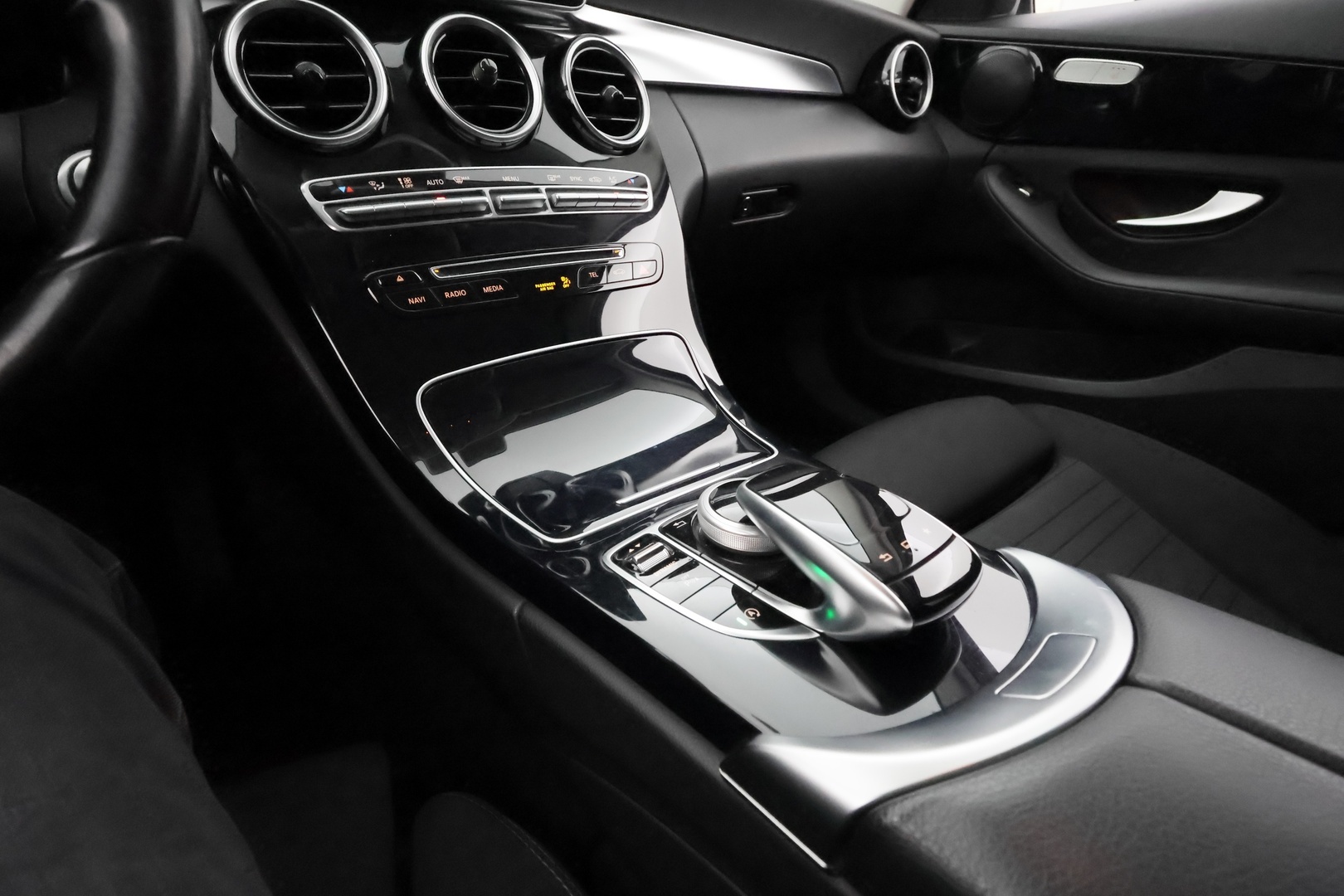 MERCEDES-BENZ C 2016