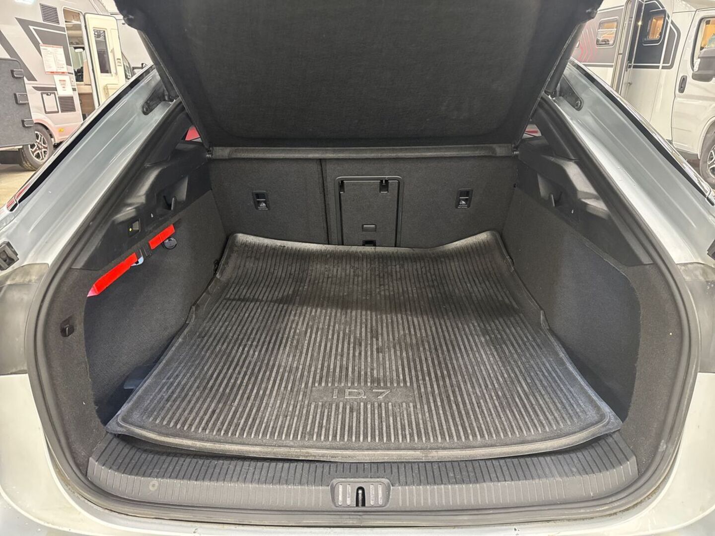 VOLKSWAGEN ID.7 2024