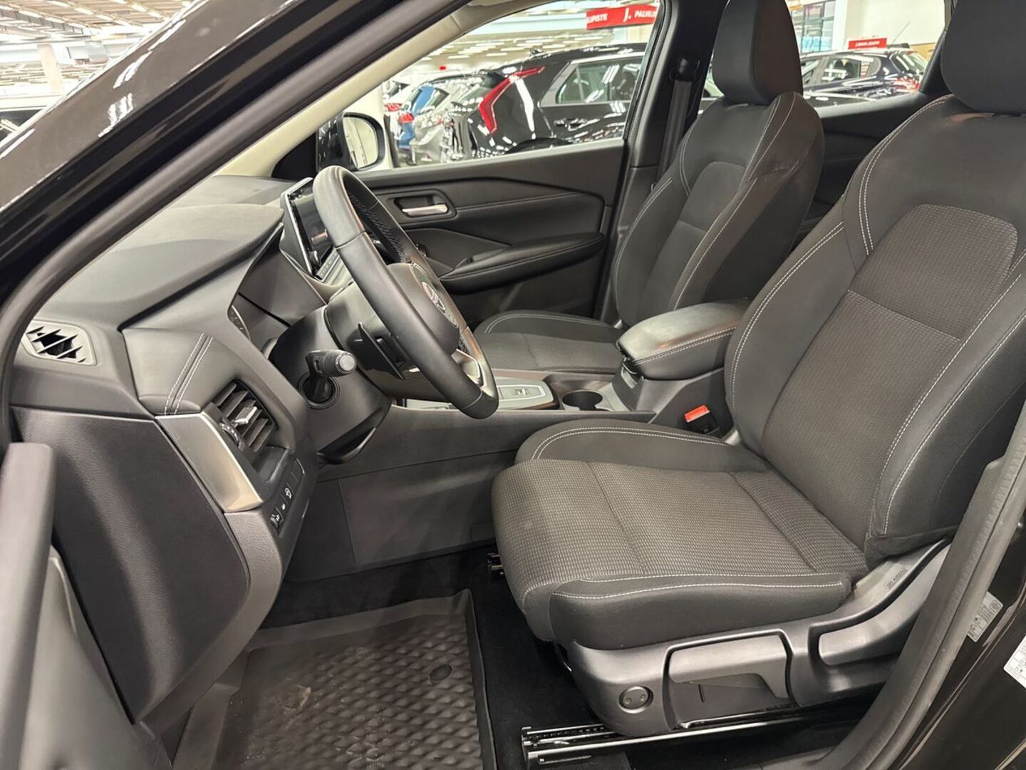 NISSAN Qashqai 2024