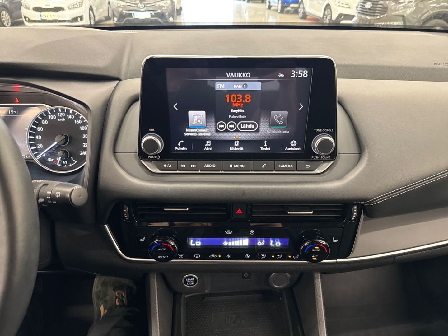 NISSAN Qashqai 2024