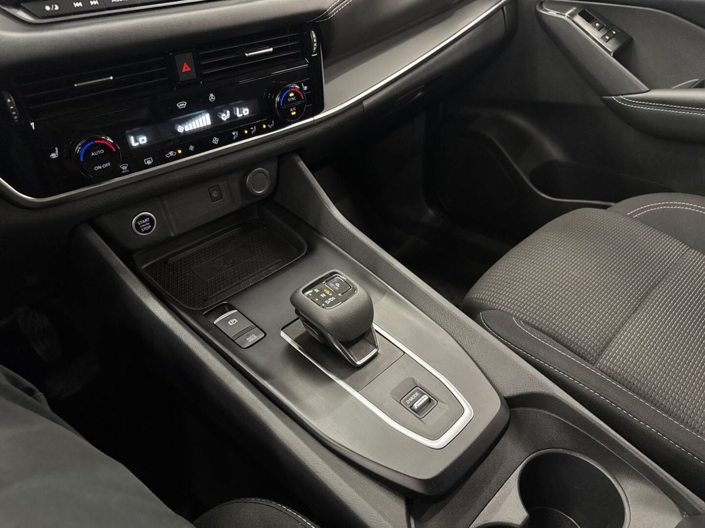 NISSAN Qashqai 2024