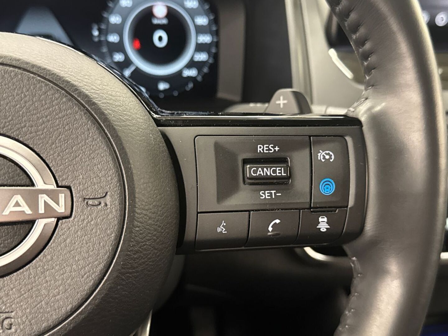 NISSAN Qashqai 2024