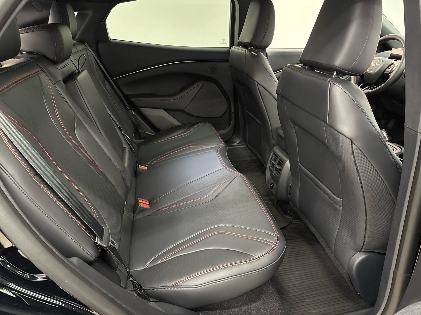 FORD Mustang Mach-E 2025