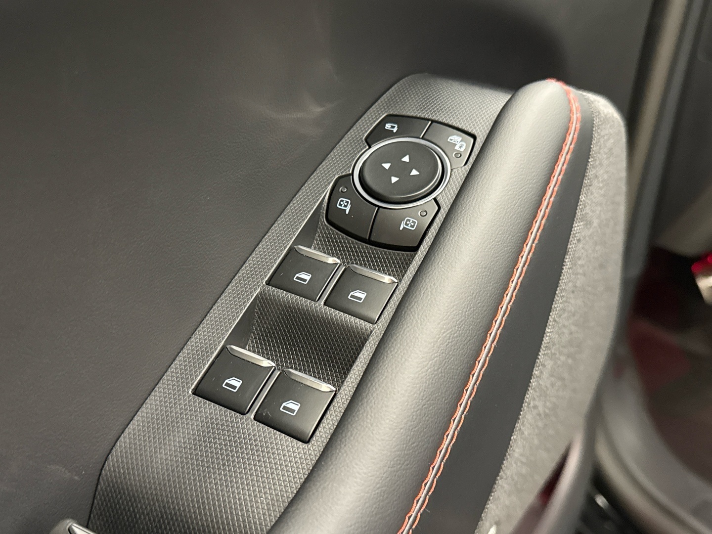 FORD Mustang Mach-E 2025