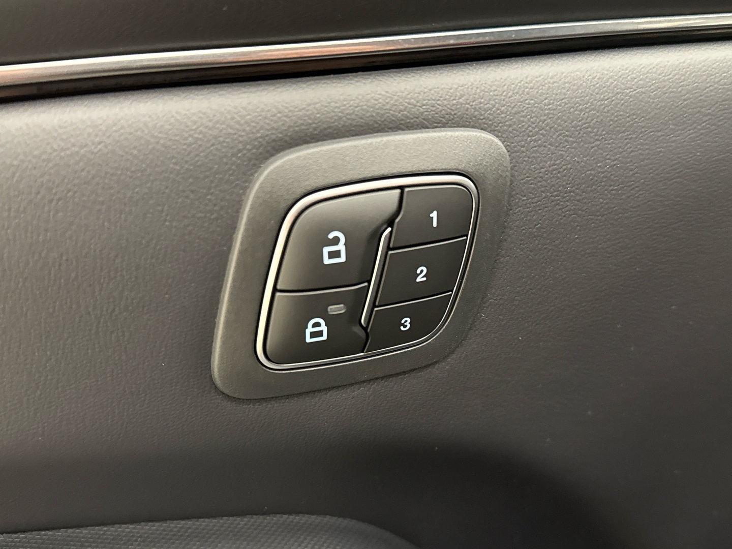 FORD Mustang Mach-E 2025