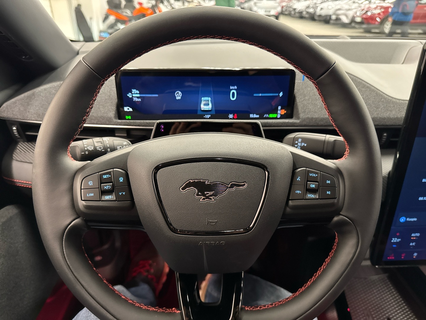 FORD Mustang Mach-E 2025