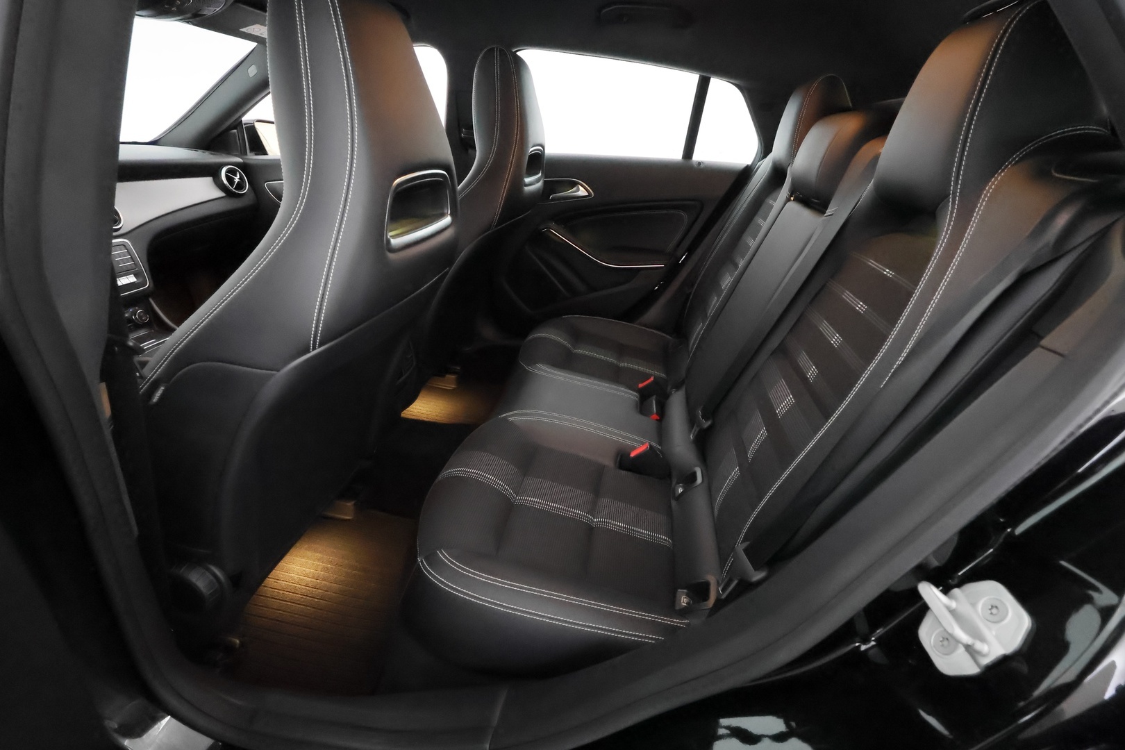 MERCEDES-BENZ CLA 2016