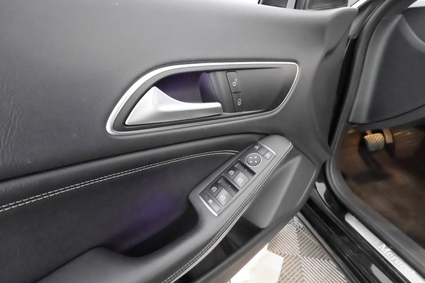 MERCEDES-BENZ CLA 2016