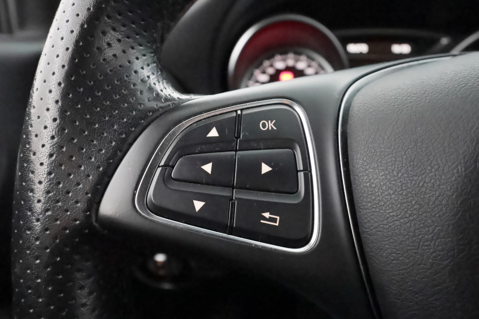 MERCEDES-BENZ CLA 2016