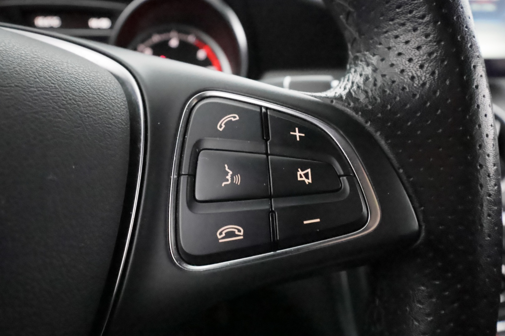 MERCEDES-BENZ CLA 2016