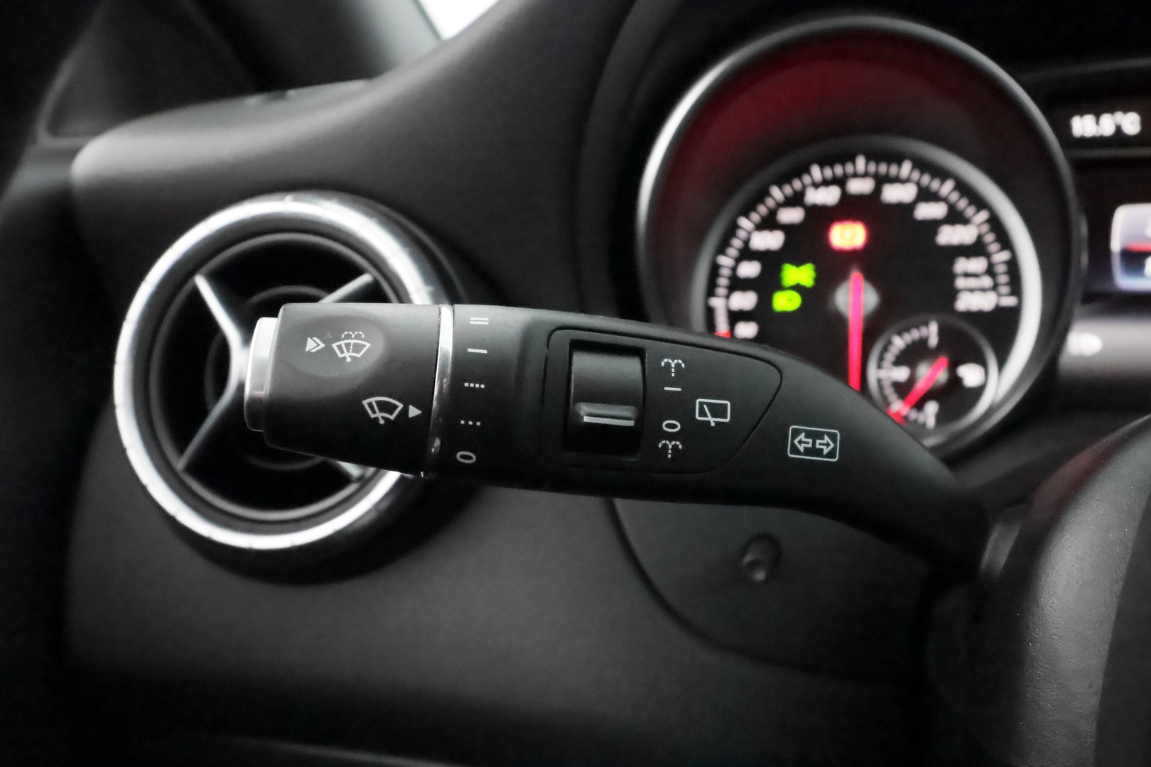 MERCEDES-BENZ CLA 2016