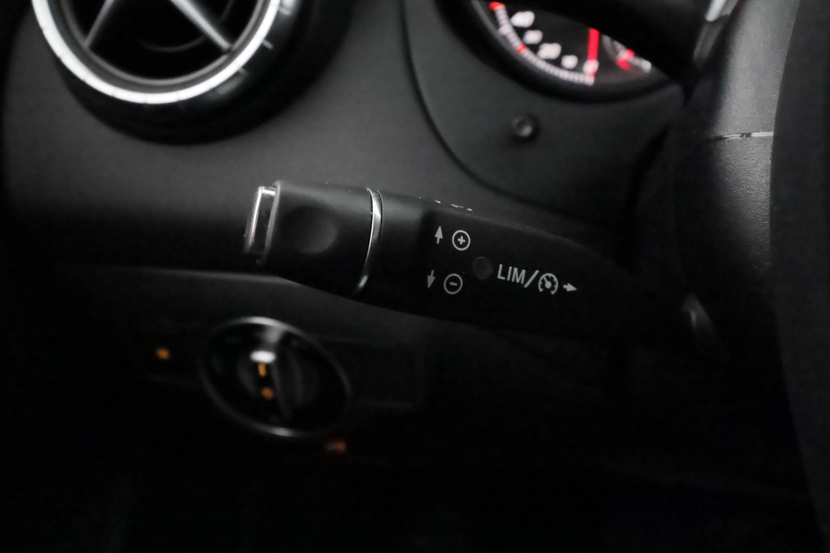 MERCEDES-BENZ CLA 2016