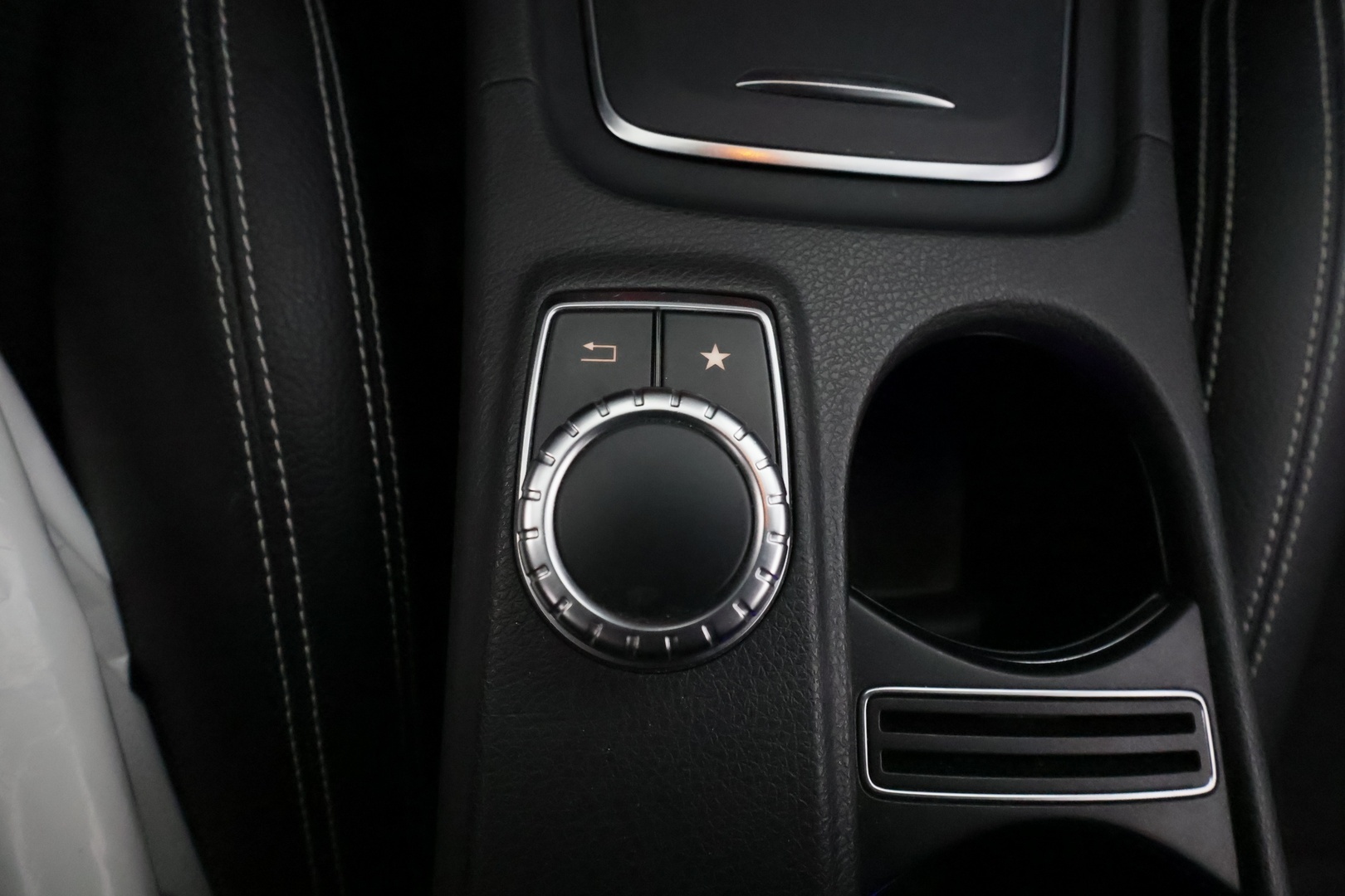 MERCEDES-BENZ CLA 2016