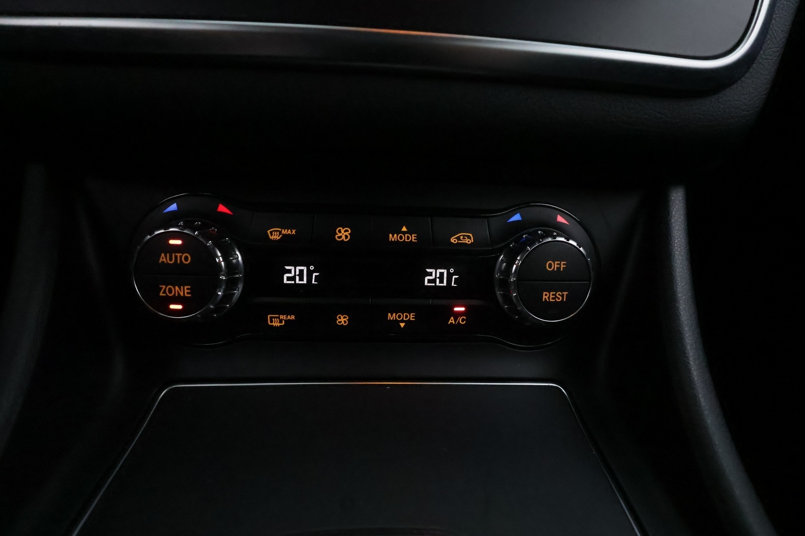 MERCEDES-BENZ CLA 2016