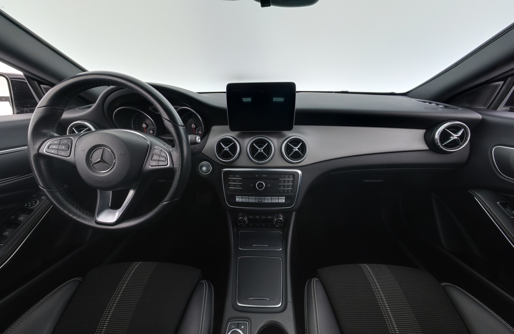 MERCEDES-BENZ CLA 2016