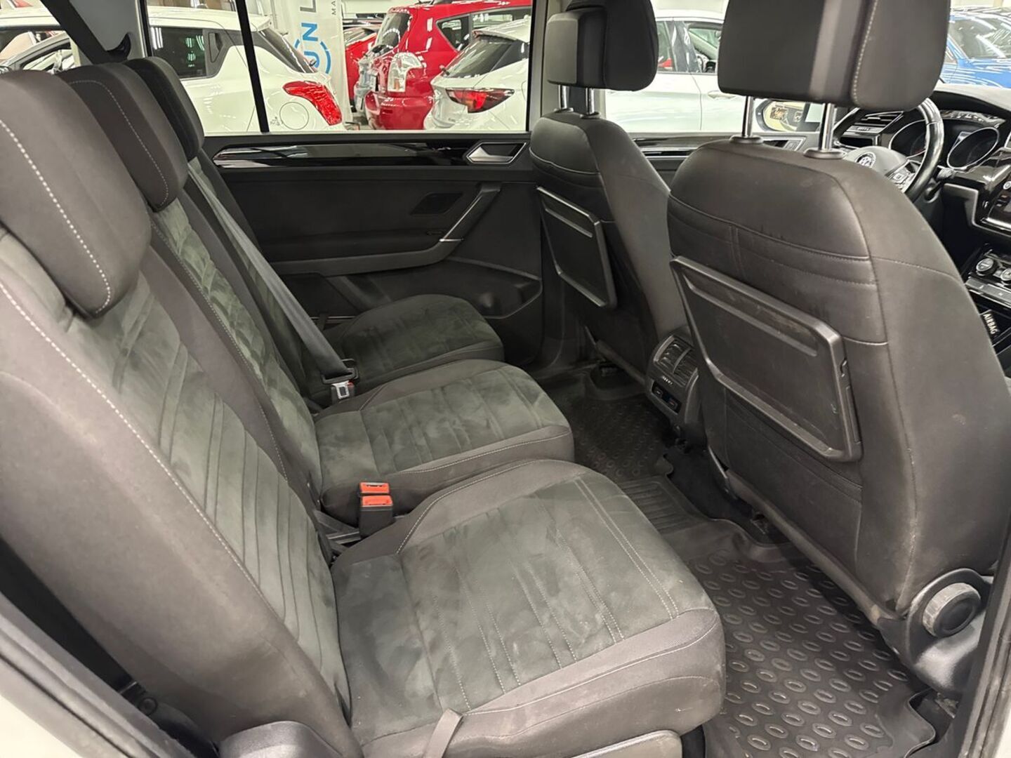 VOLKSWAGEN Touran 2017