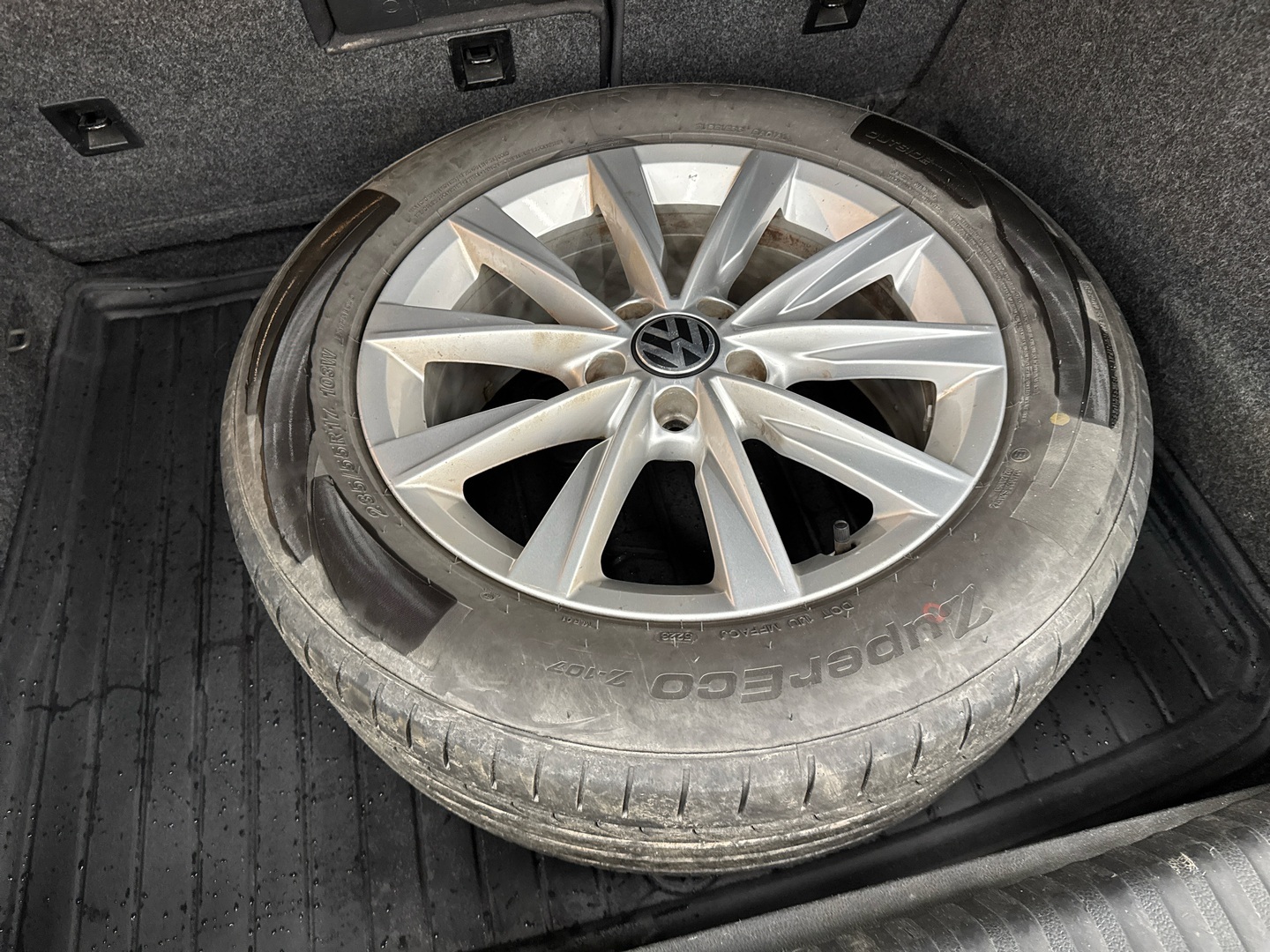 VOLKSWAGEN Tiguan 2013