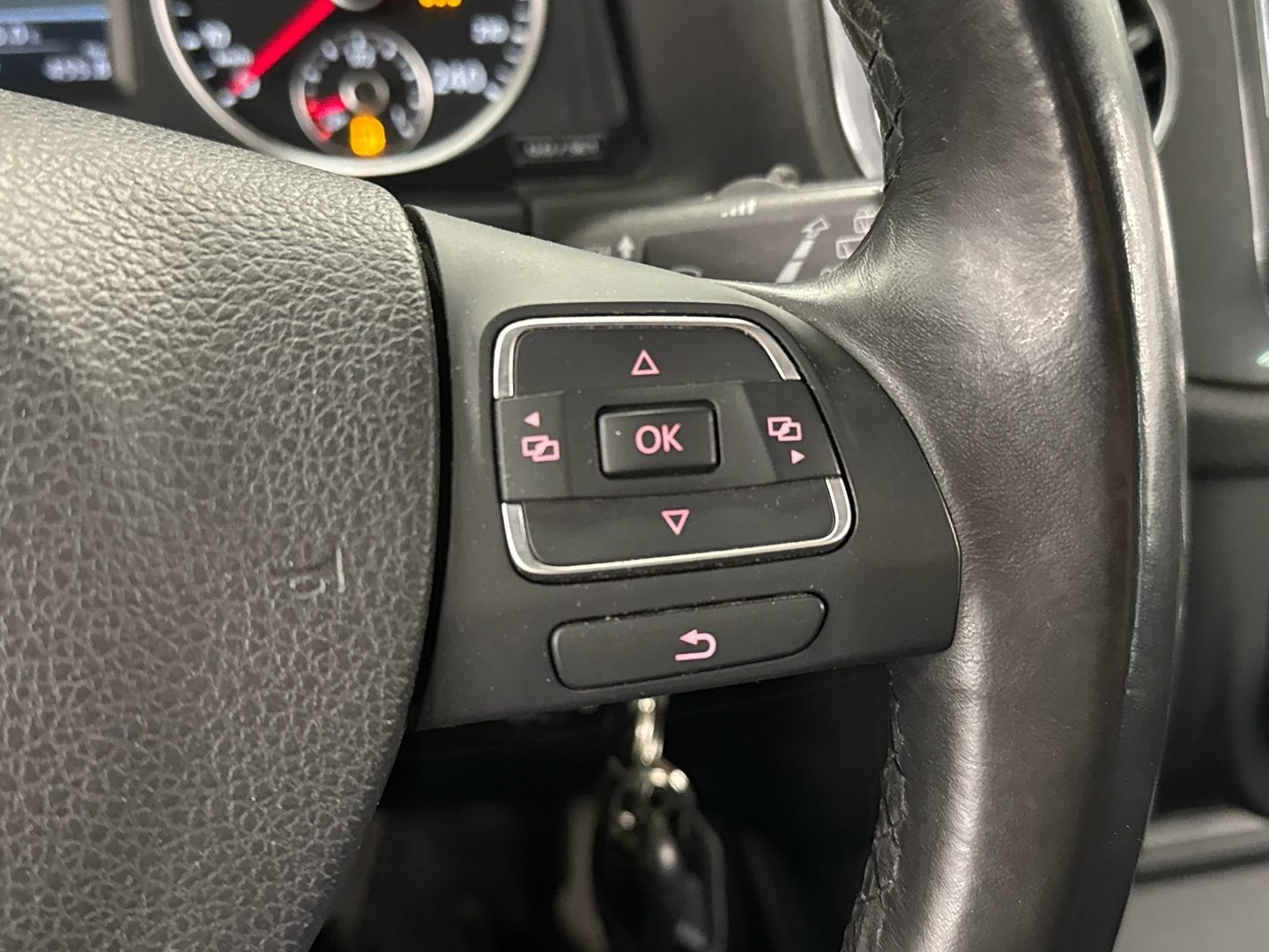 VOLKSWAGEN Tiguan 2013