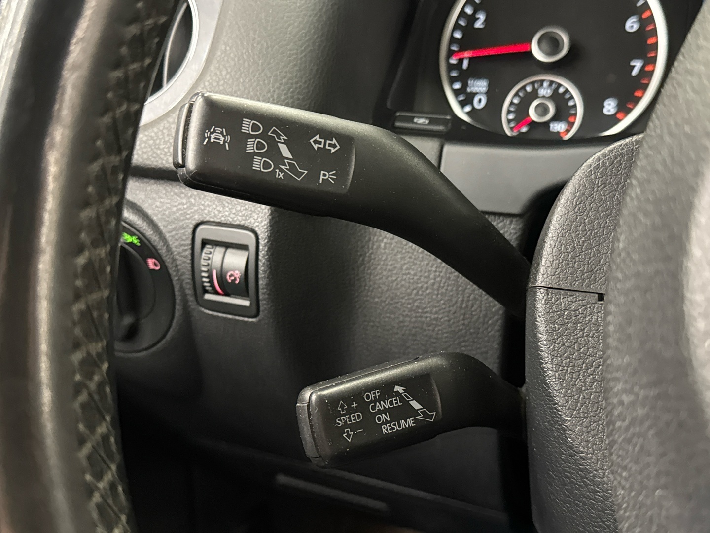 VOLKSWAGEN Tiguan 2013