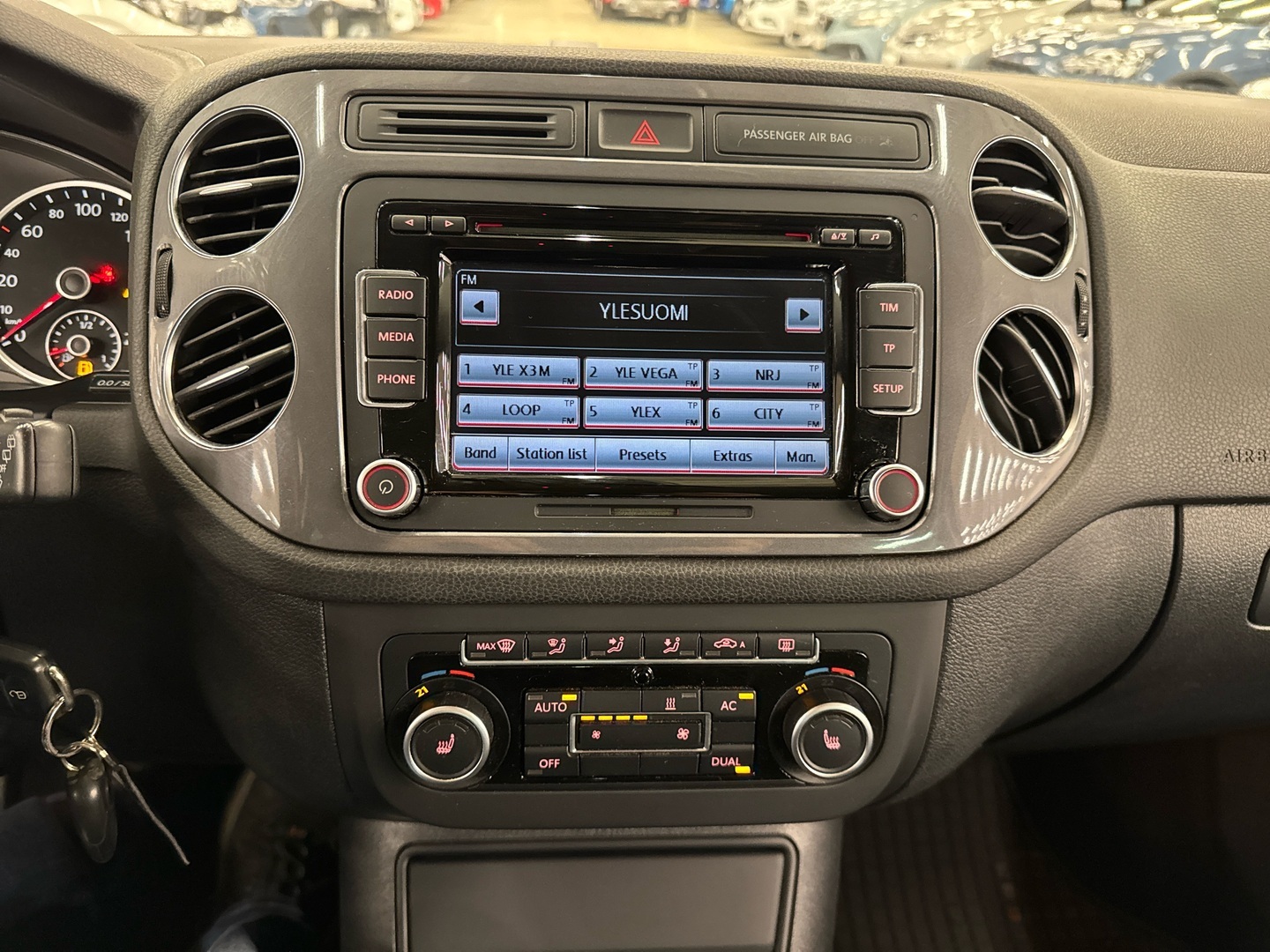 VOLKSWAGEN Tiguan 2013