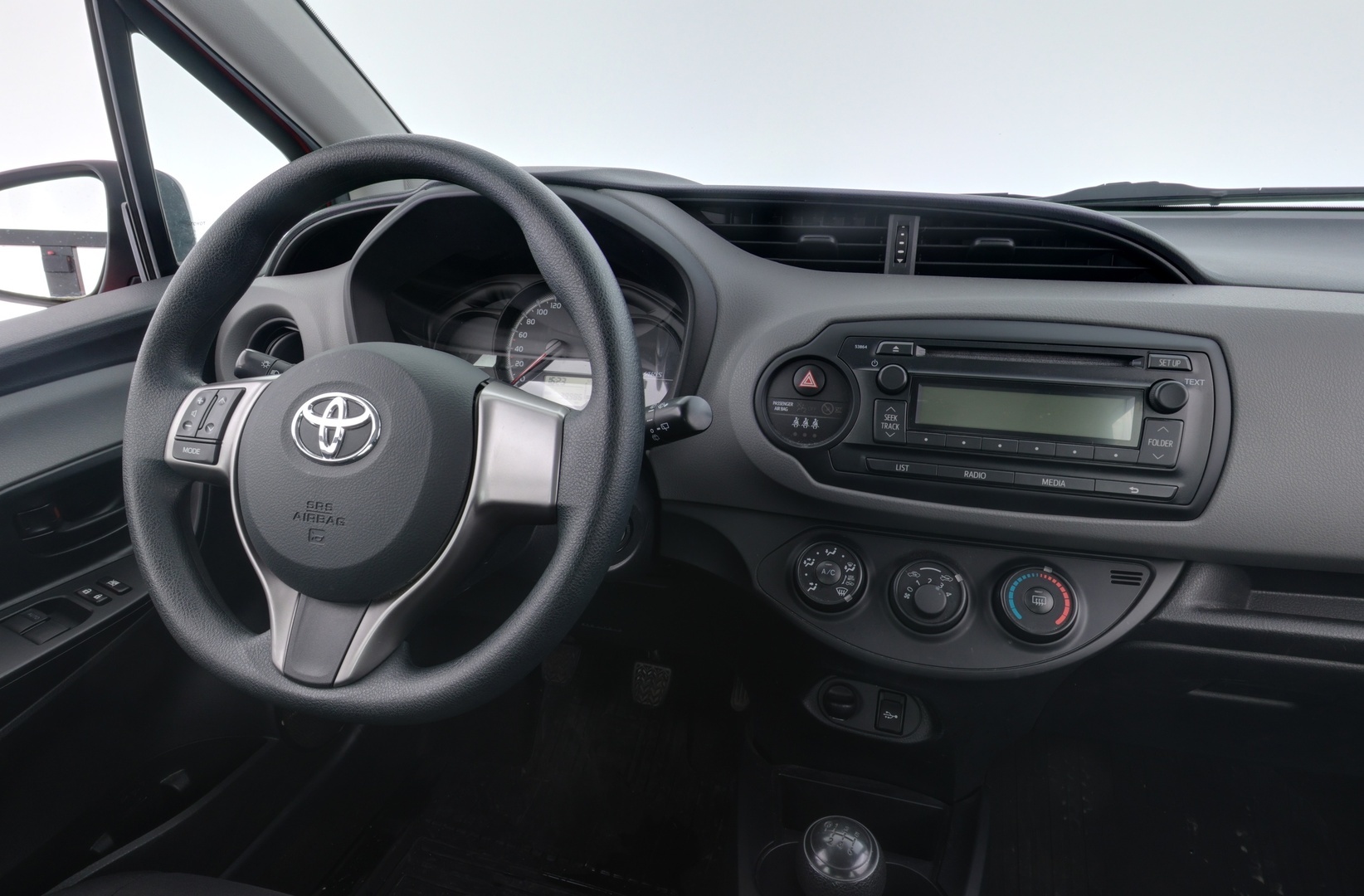 TOYOTA Yaris 2016