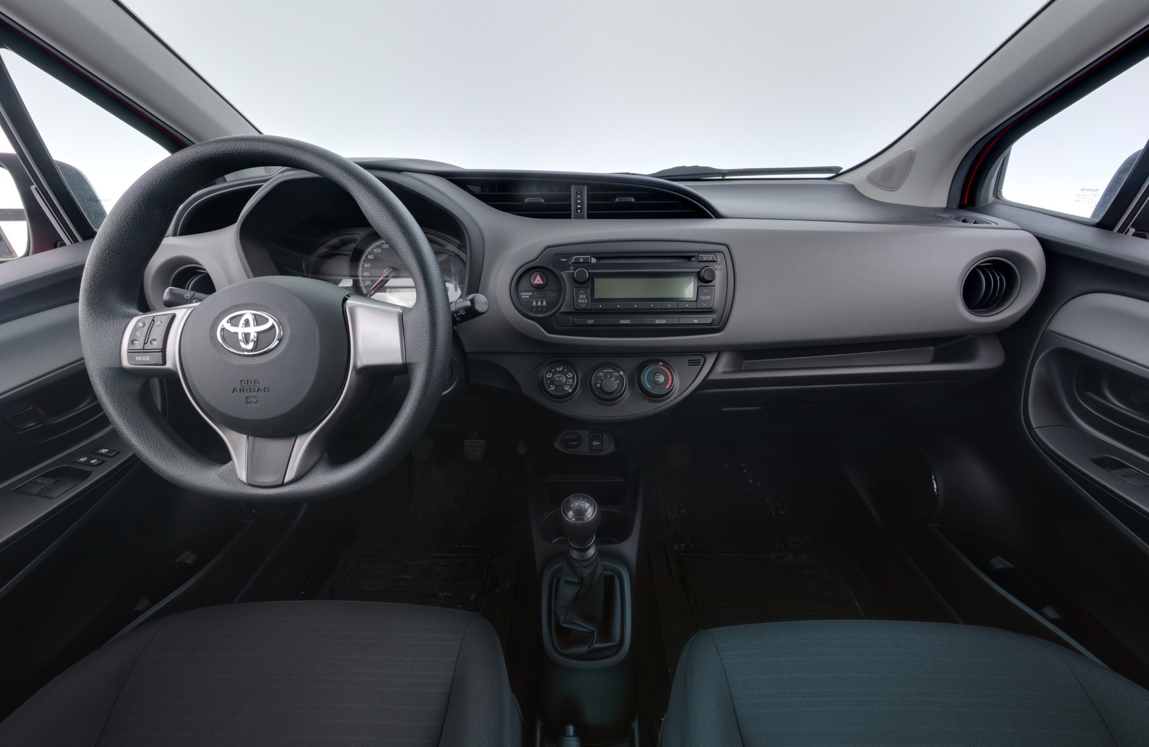 TOYOTA Yaris 2016
