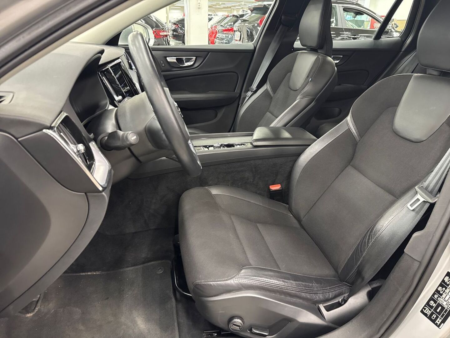 VOLVO V60 2020