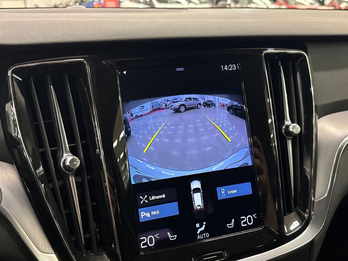 VOLVO V60 2020