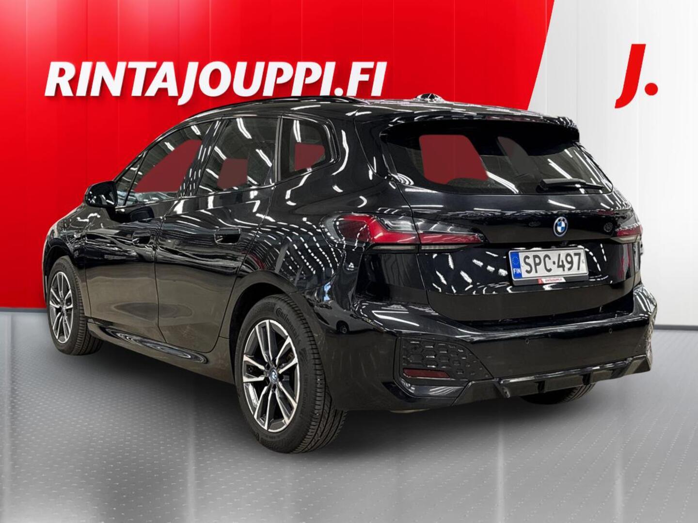 BMW 225 2023