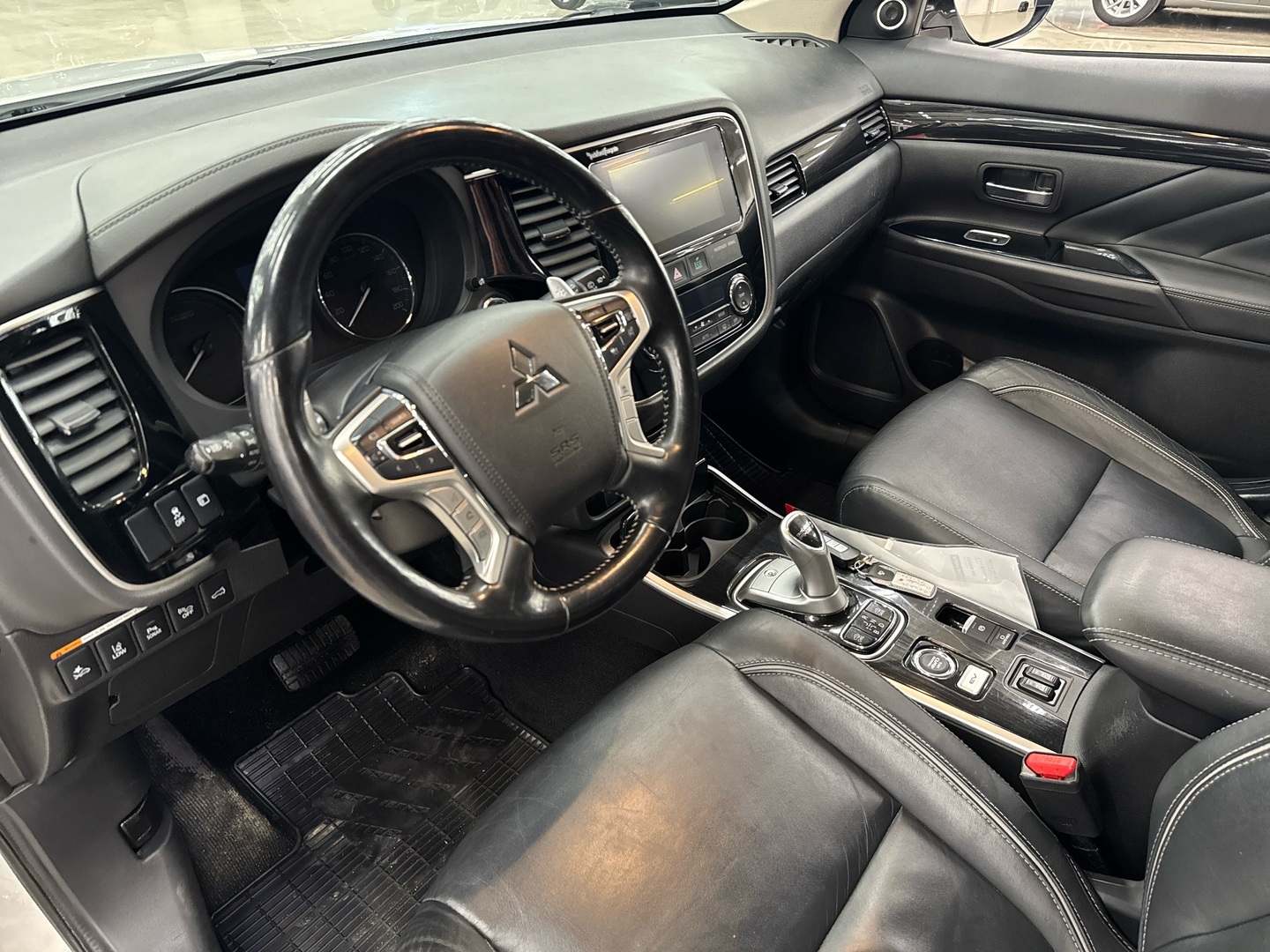 MITSUBISHI Outlander PHEV 2018