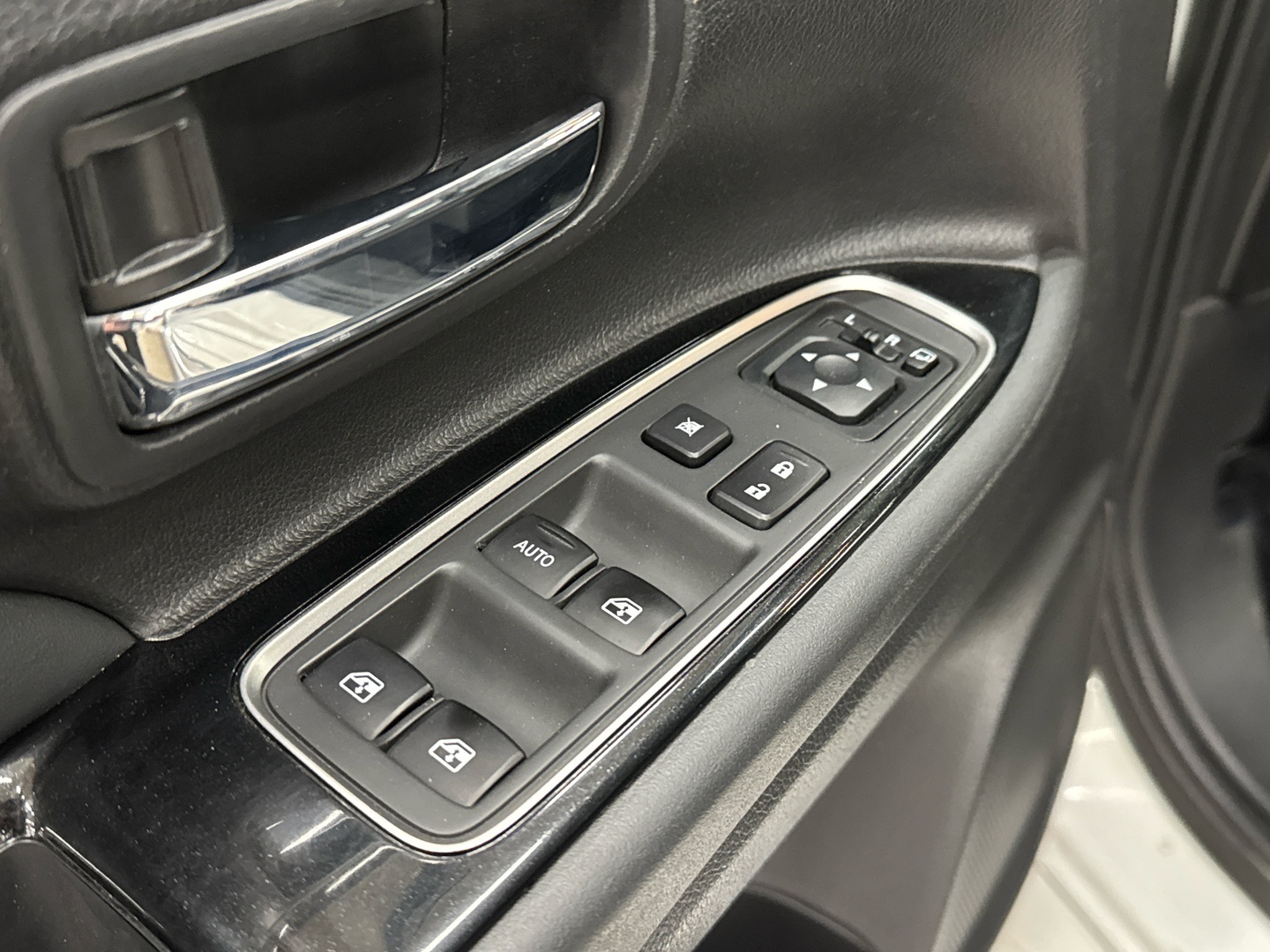MITSUBISHI Outlander PHEV 2018