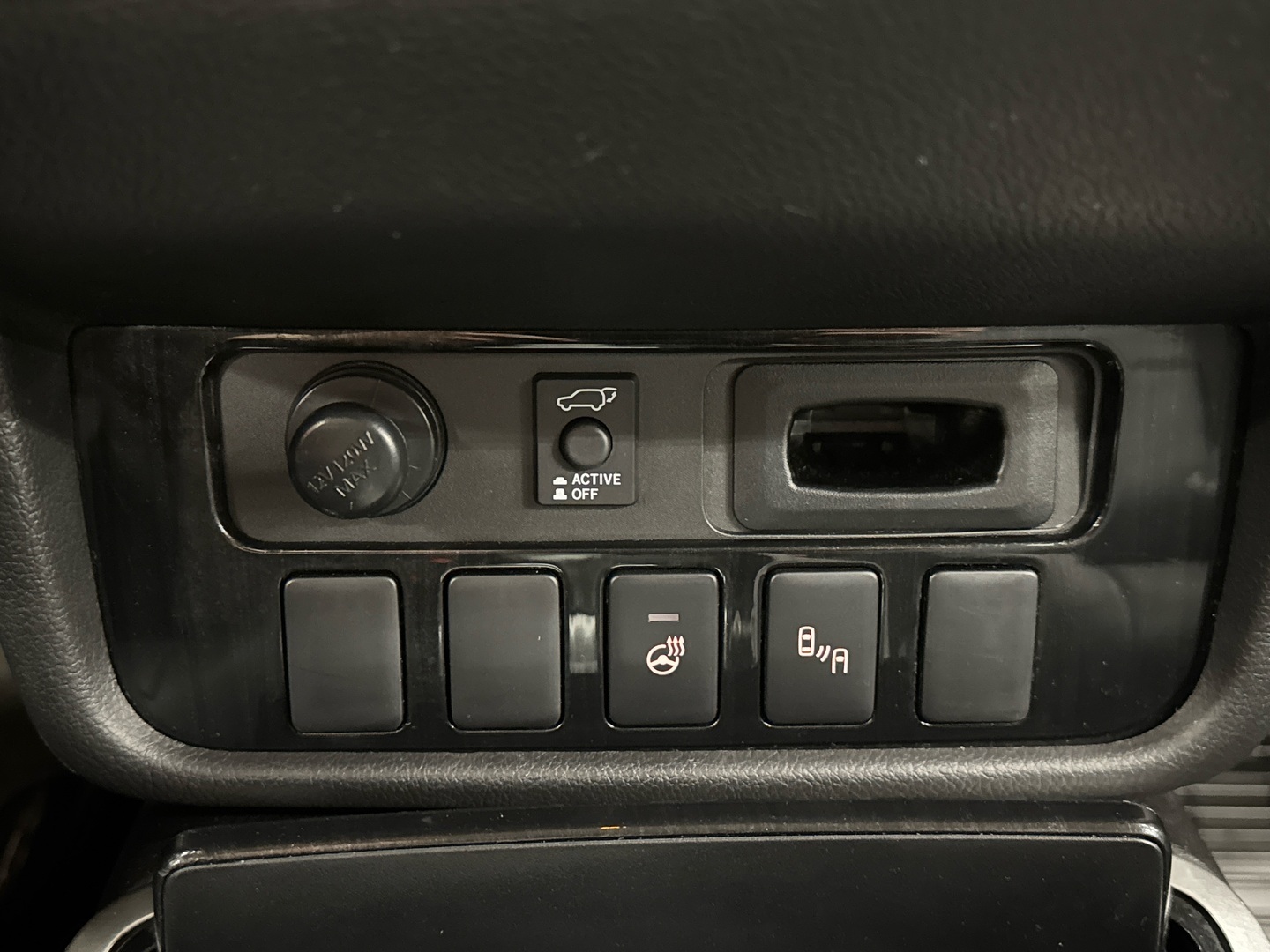 MITSUBISHI Outlander PHEV 2018