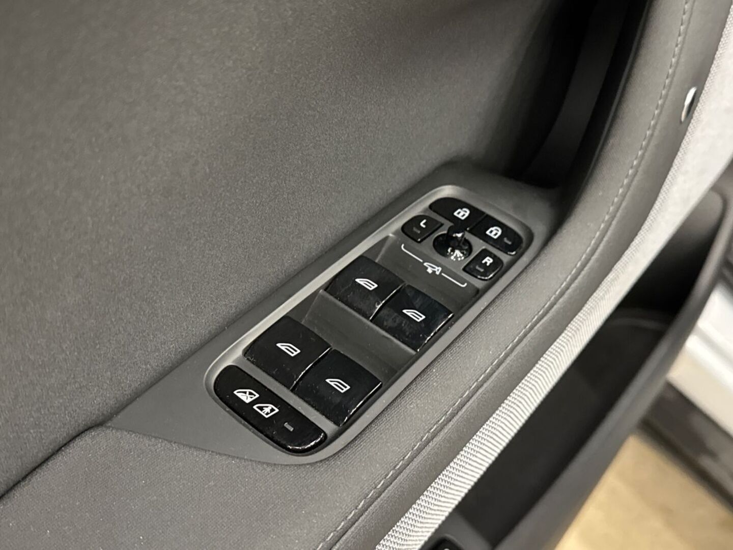 POLESTAR 2 2023