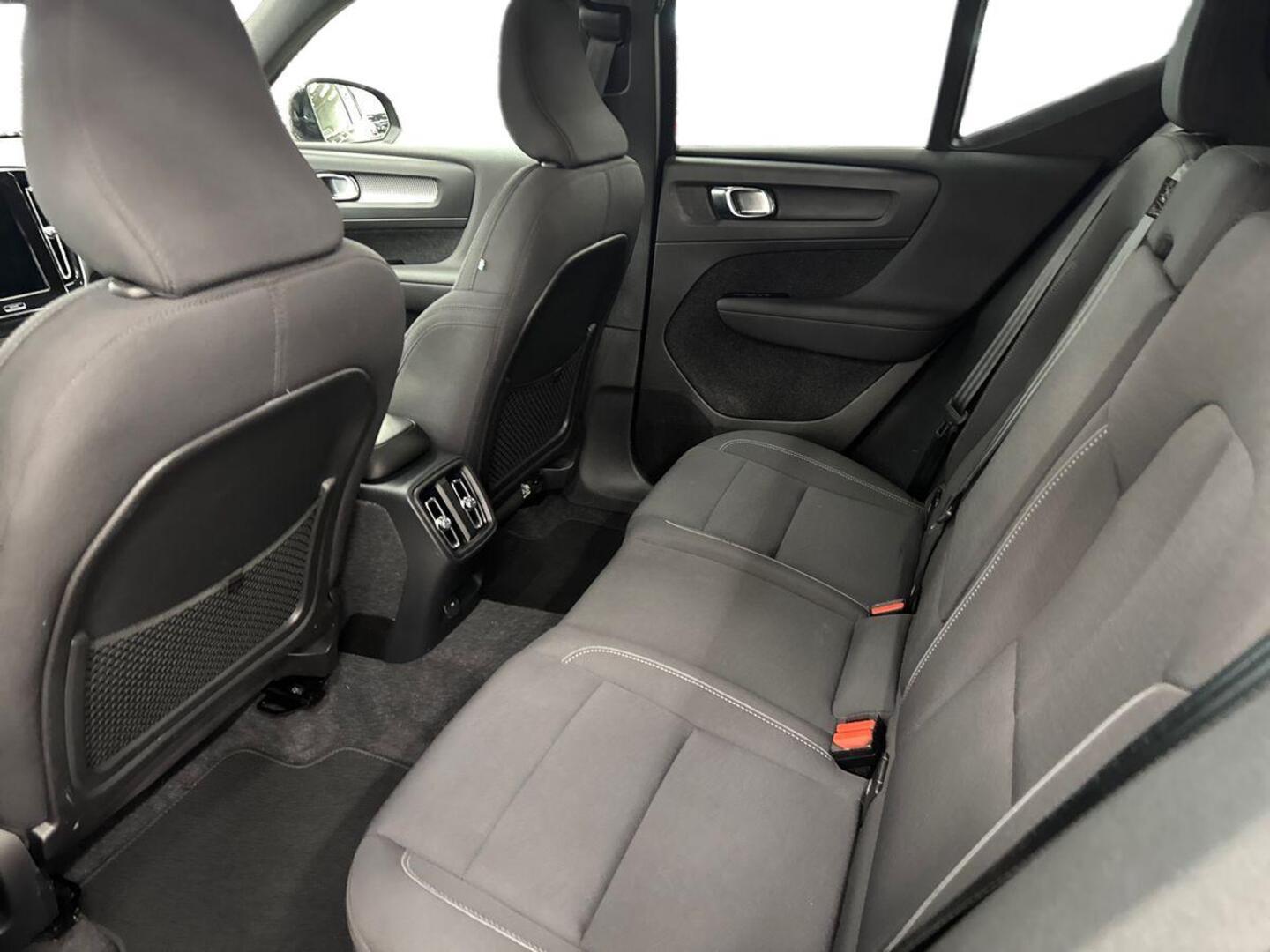 VOLVO XC40 2022
