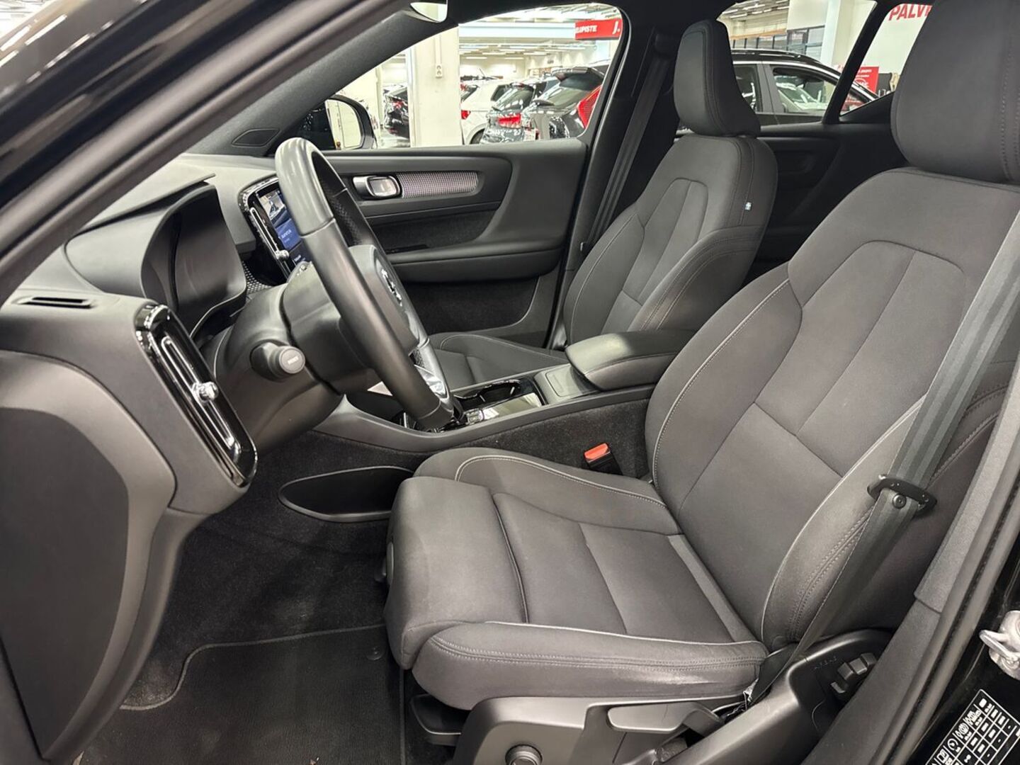 VOLVO XC40 2022
