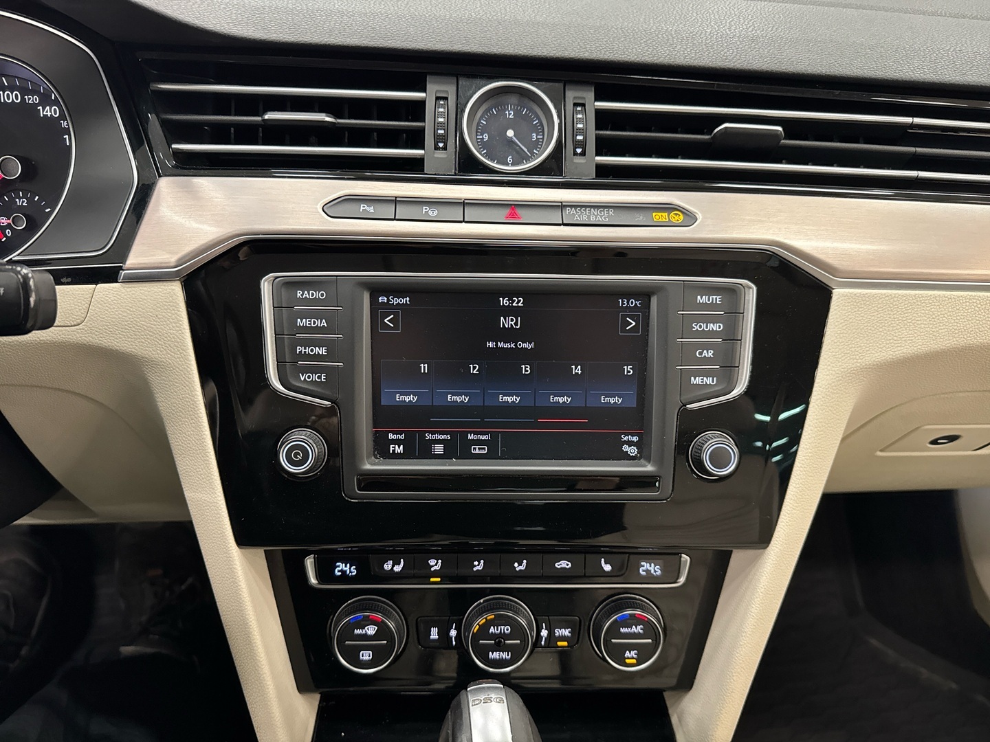 VOLKSWAGEN Passat 2015