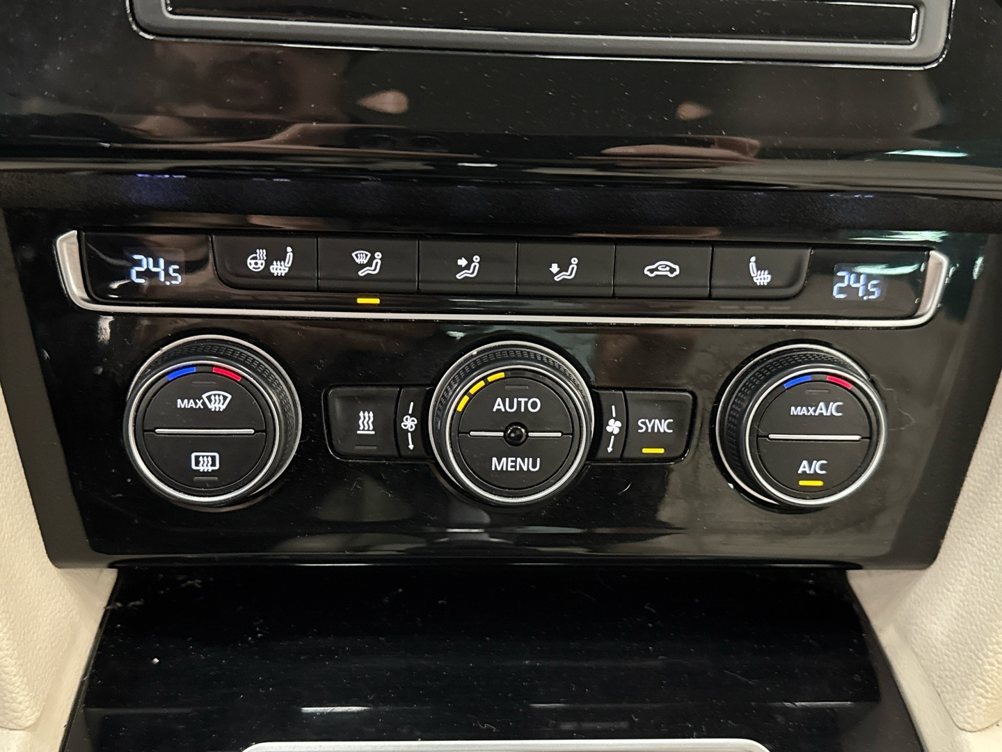 VOLKSWAGEN Passat 2015