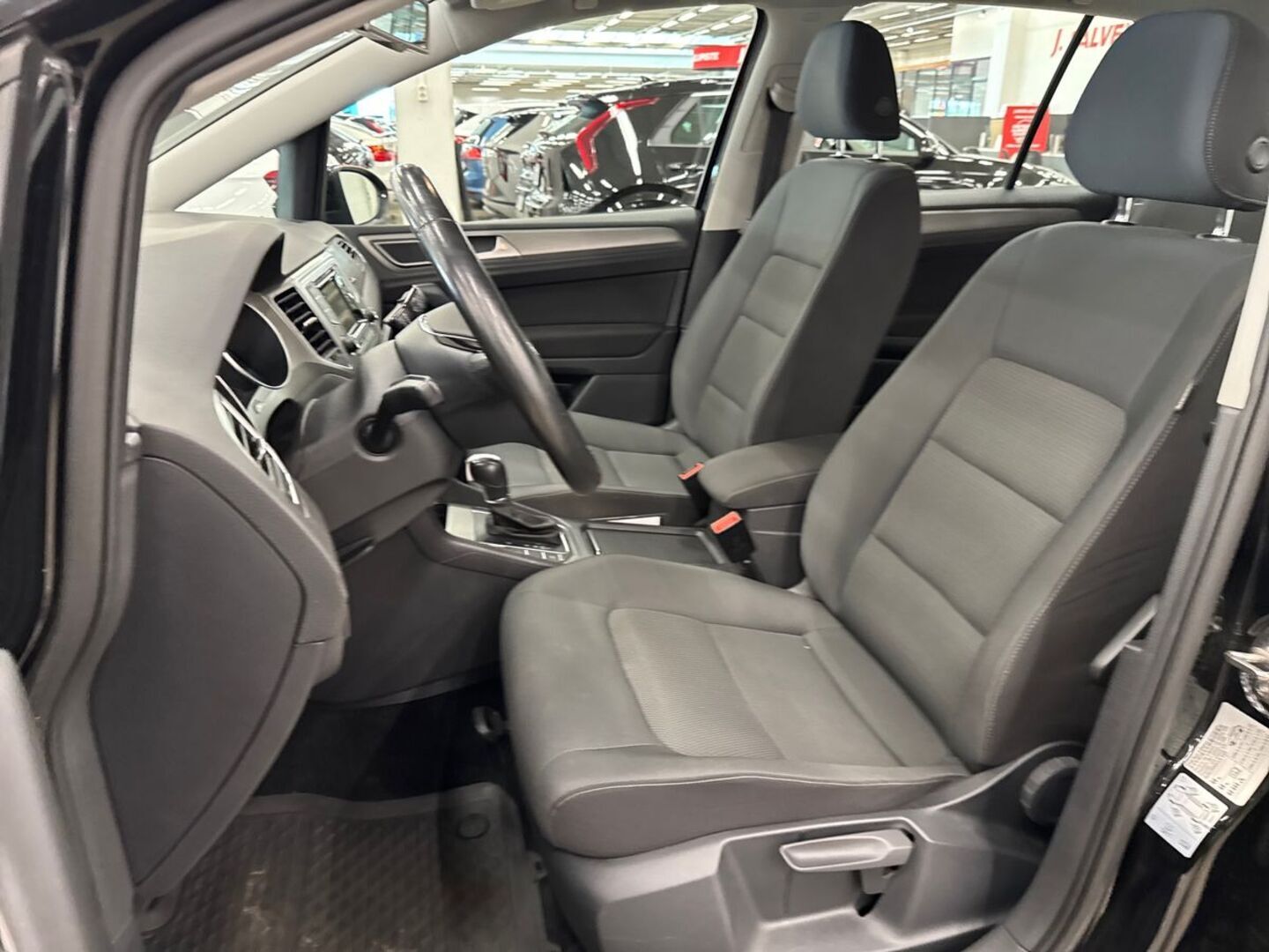 VOLKSWAGEN Golf Sportsvan 2014