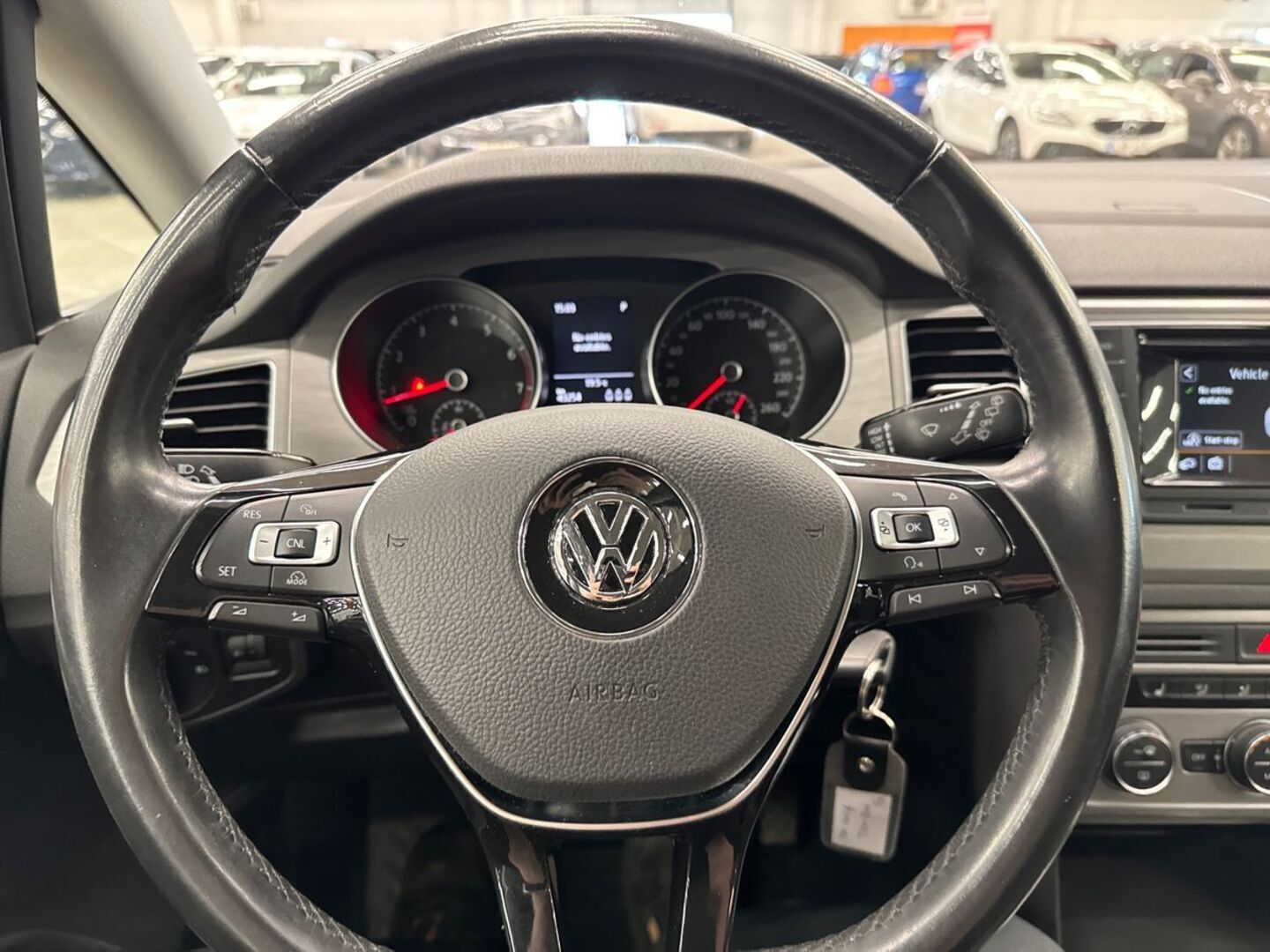 VOLKSWAGEN Golf Sportsvan 2014