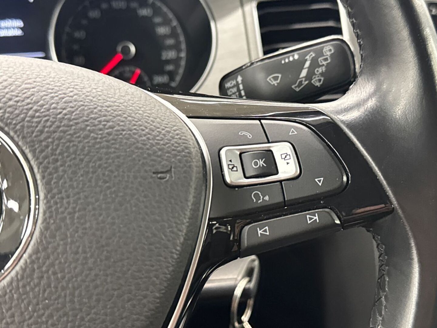 VOLKSWAGEN Golf Sportsvan 2014