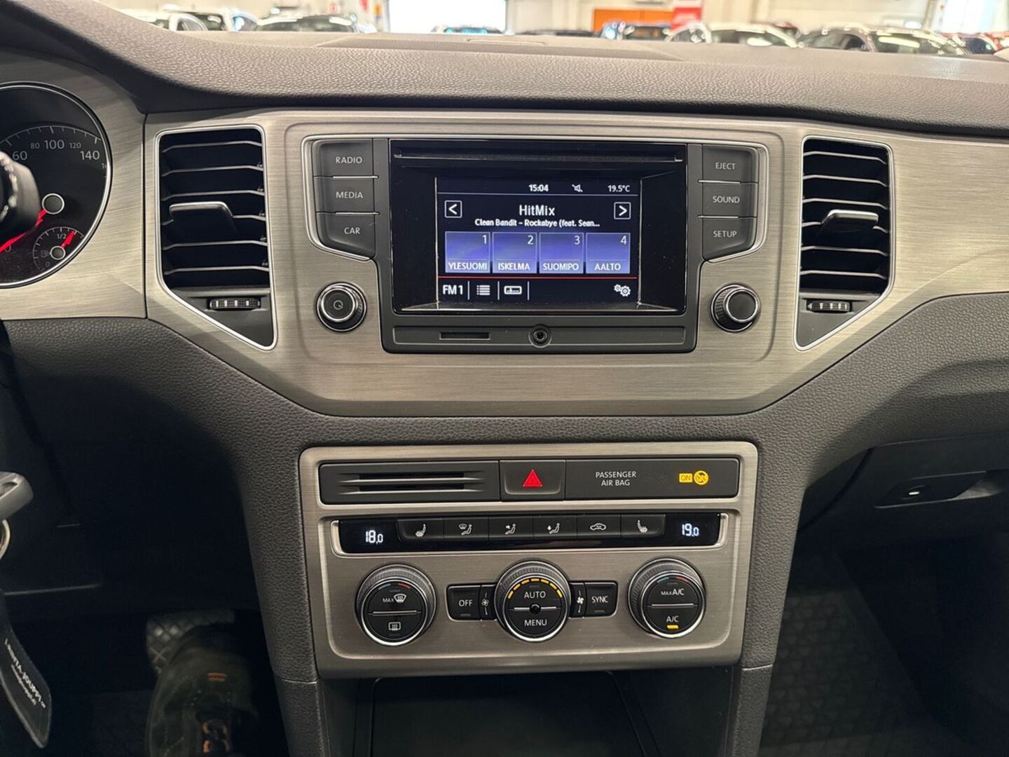 VOLKSWAGEN Golf Sportsvan 2014