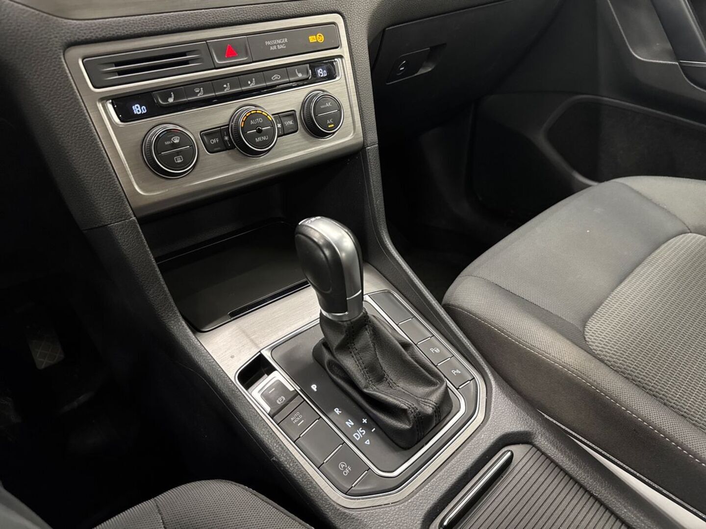 VOLKSWAGEN Golf Sportsvan 2014